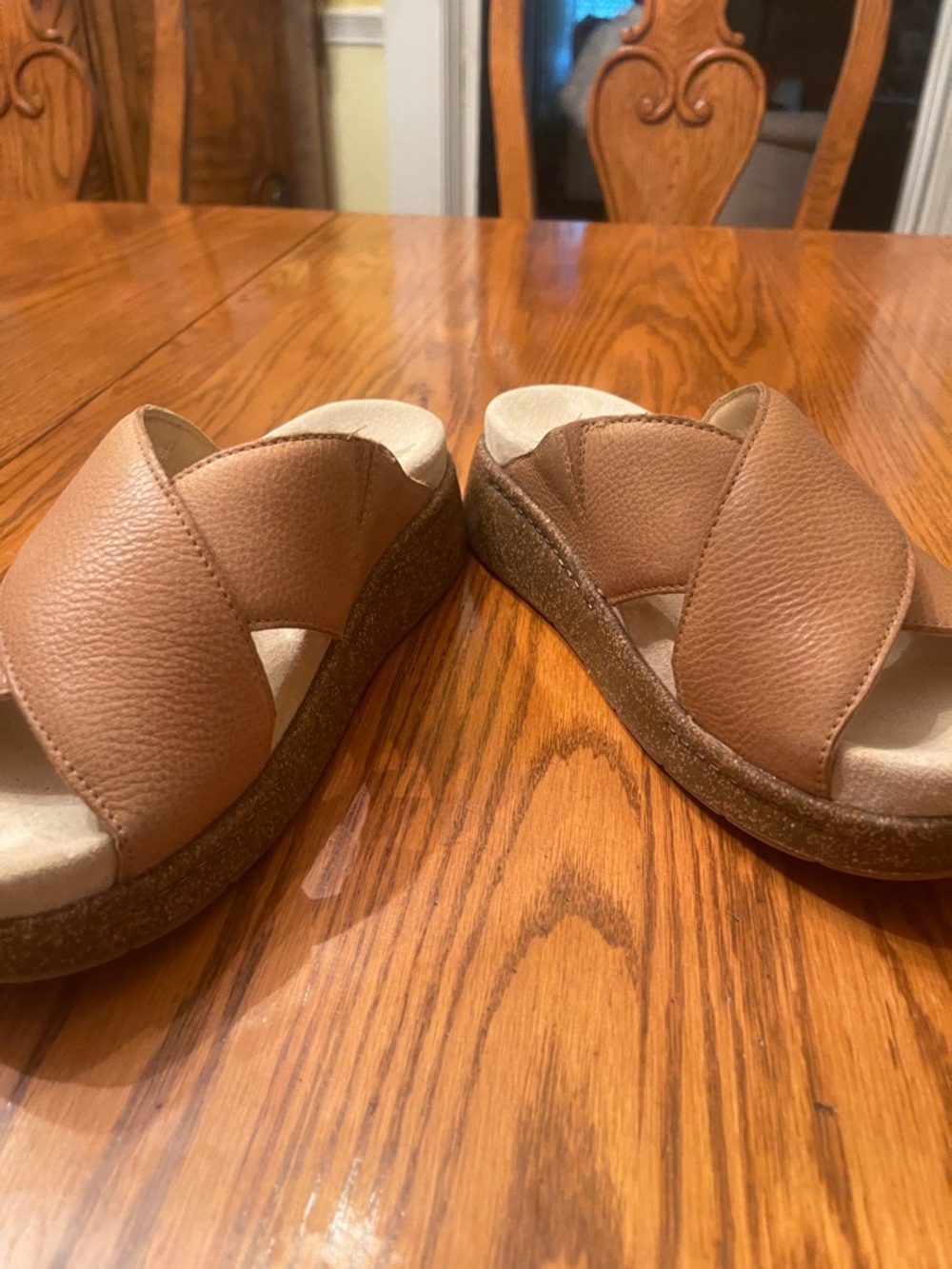 Dansko Women’s Tan Crisscross Slide Mules - Picture 5 of 6